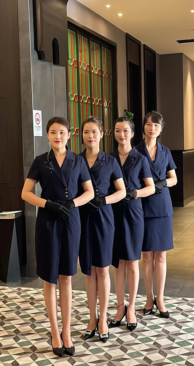 餐飲團隊禮儀服務 一群人一條心，堅持走好餐飲路